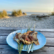 Lade das Bild in den Galerie-Viewer, Cattle Wings