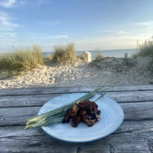 Lade das Bild in den Galerie-Viewer, Nosy Cattle