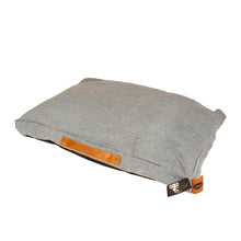 Lade das Bild in den Galerie-Viewer, HEAVY COTTON Block Kissen